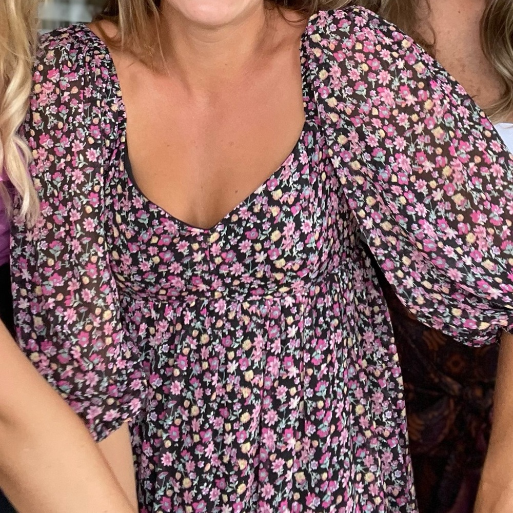 WAYF Floral Print Top with Puff Sleeves